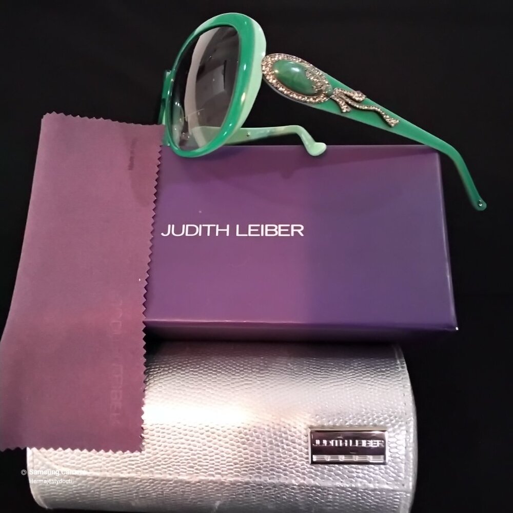 Judith Leiber Green Square Sunglasses New Silver Case Cleaning Cloth & Gift Box